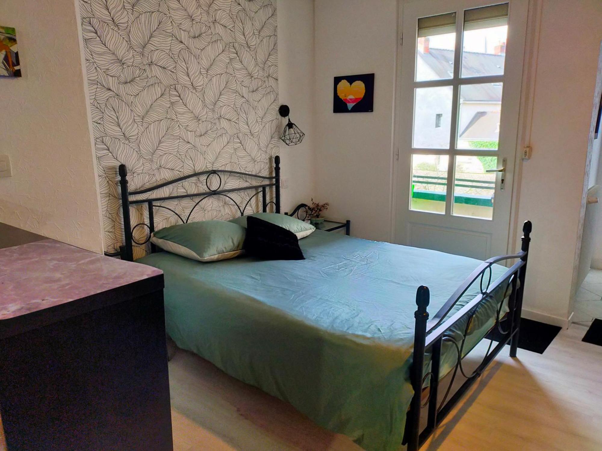 Studio En Rdc Avec Balcon Centre Vitre Экстерьер фото